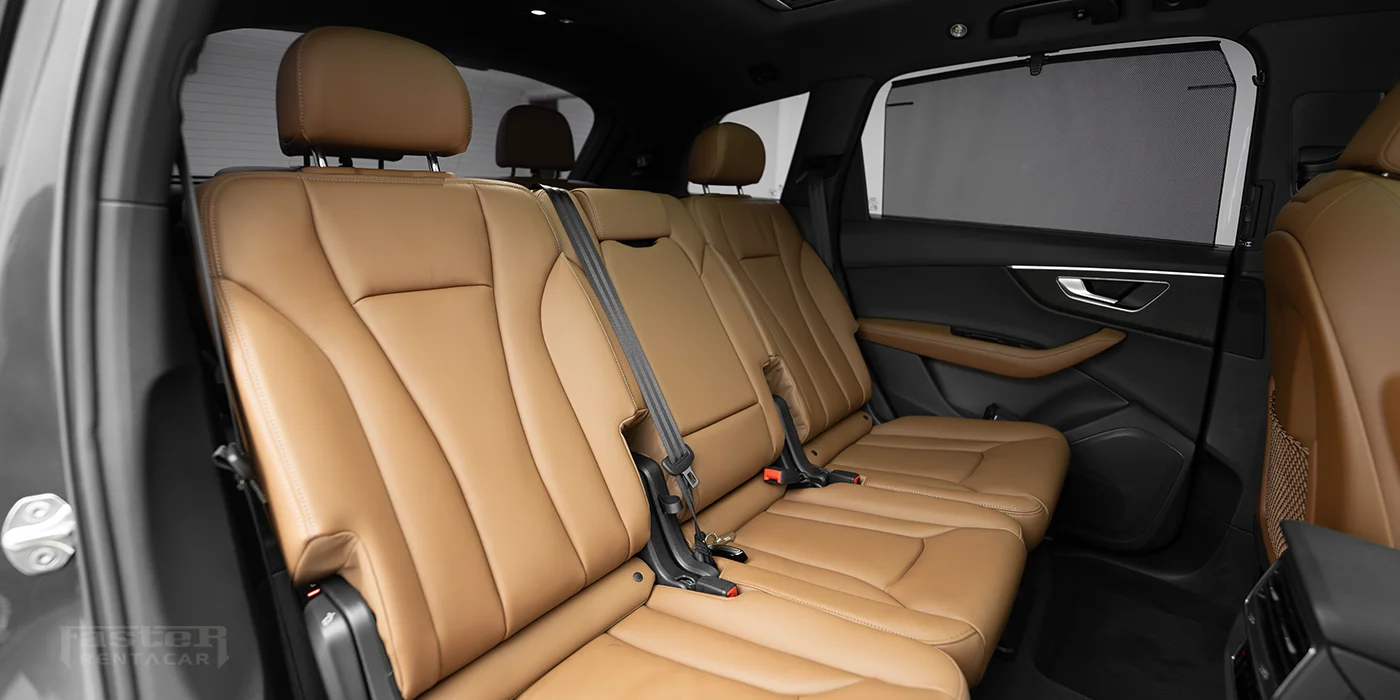 AUDI Q7 Interior Back seats